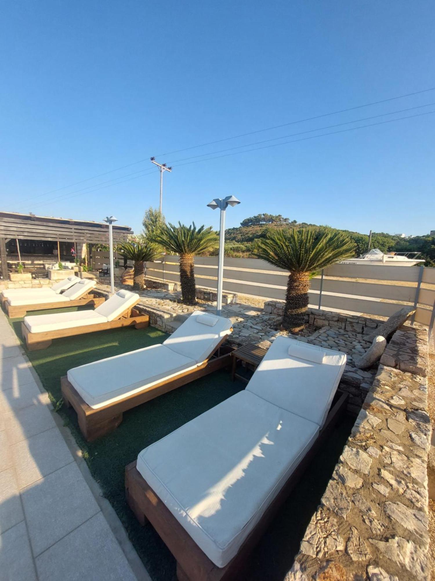 Aparthotel Petradi Livadi  Esterno foto