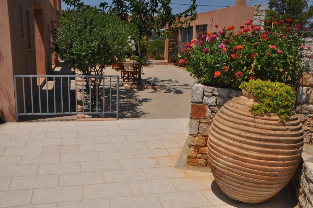 Aparthotel Petradi Livadi  Esterno foto