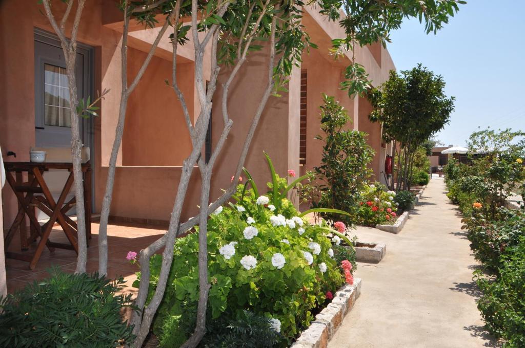 Aparthotel Petradi Livadi  Esterno foto