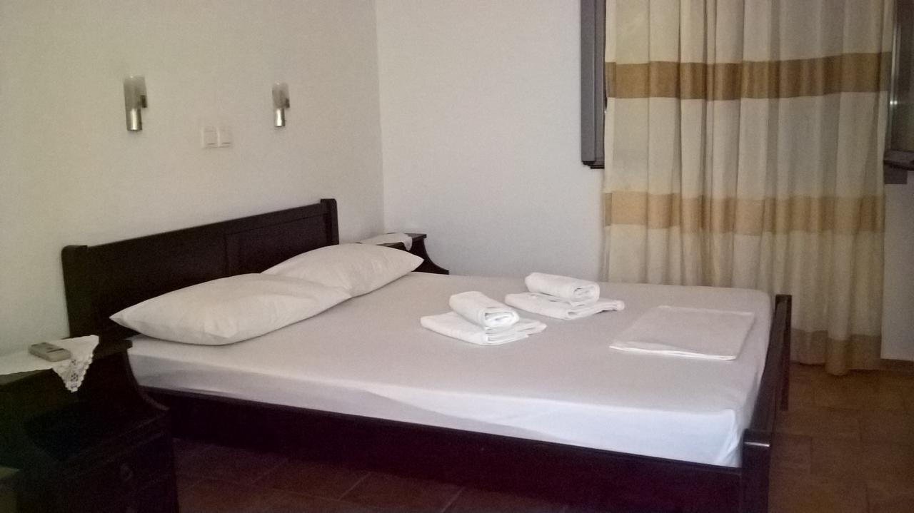 Aparthotel Petradi Livadi  Esterno foto