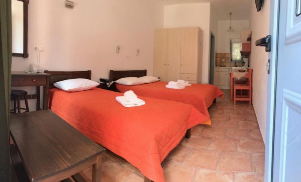 Aparthotel Petradi Livadi  Esterno foto