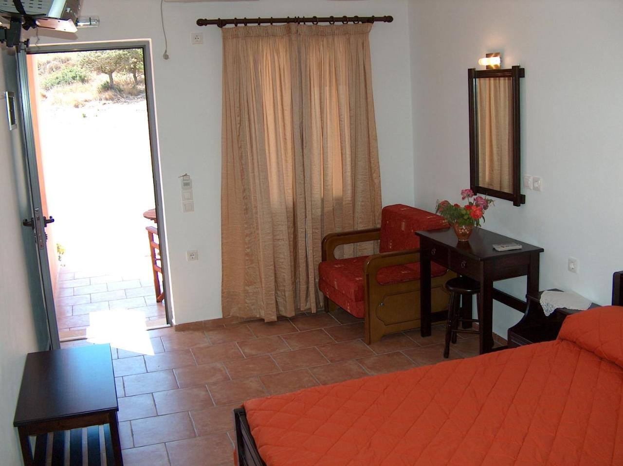 Aparthotel Petradi Livadi  Esterno foto